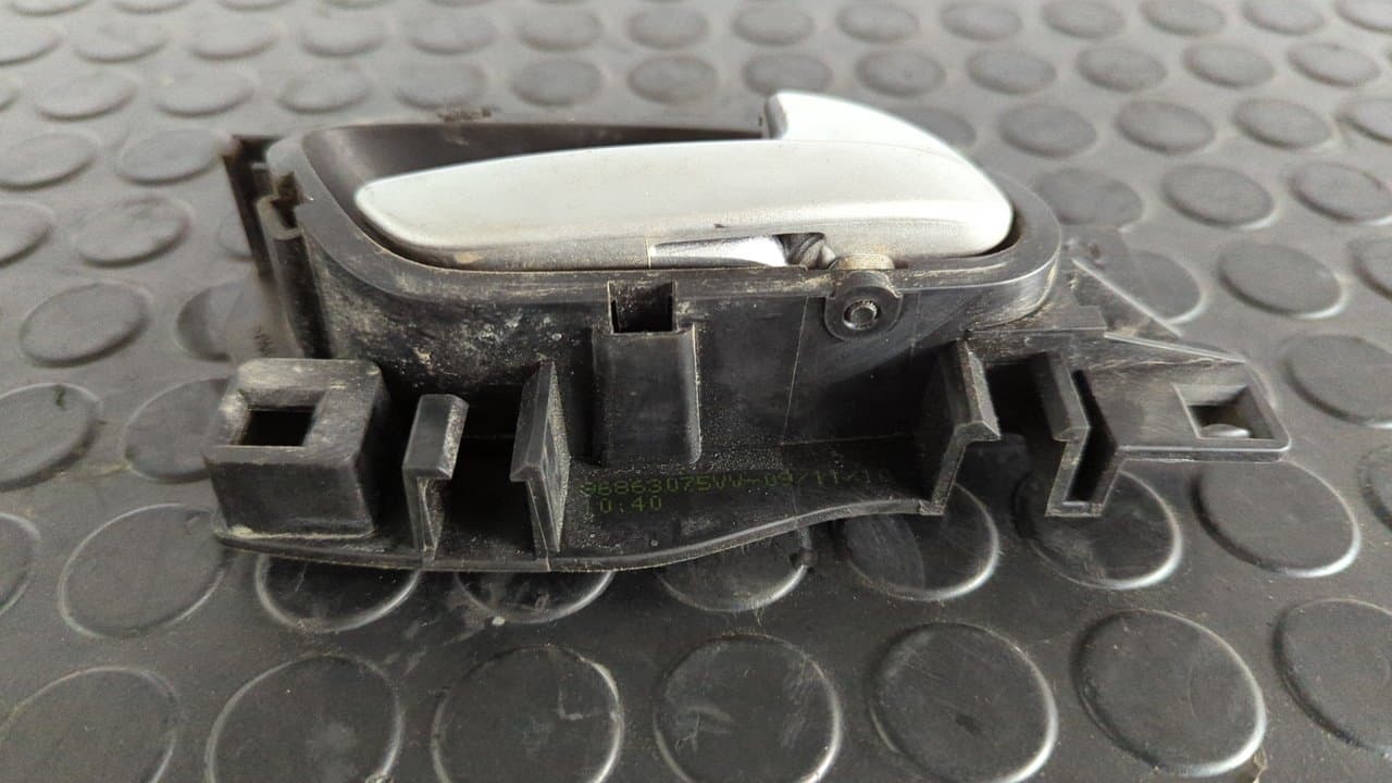 Recambio de MANETA INTERIOR DELANTERA DERECHA para PEUGEOT PARTNER KOMBI Premium 9HZDV6TED4 referencia OEM IAM 96863075VV - BLANCO 4