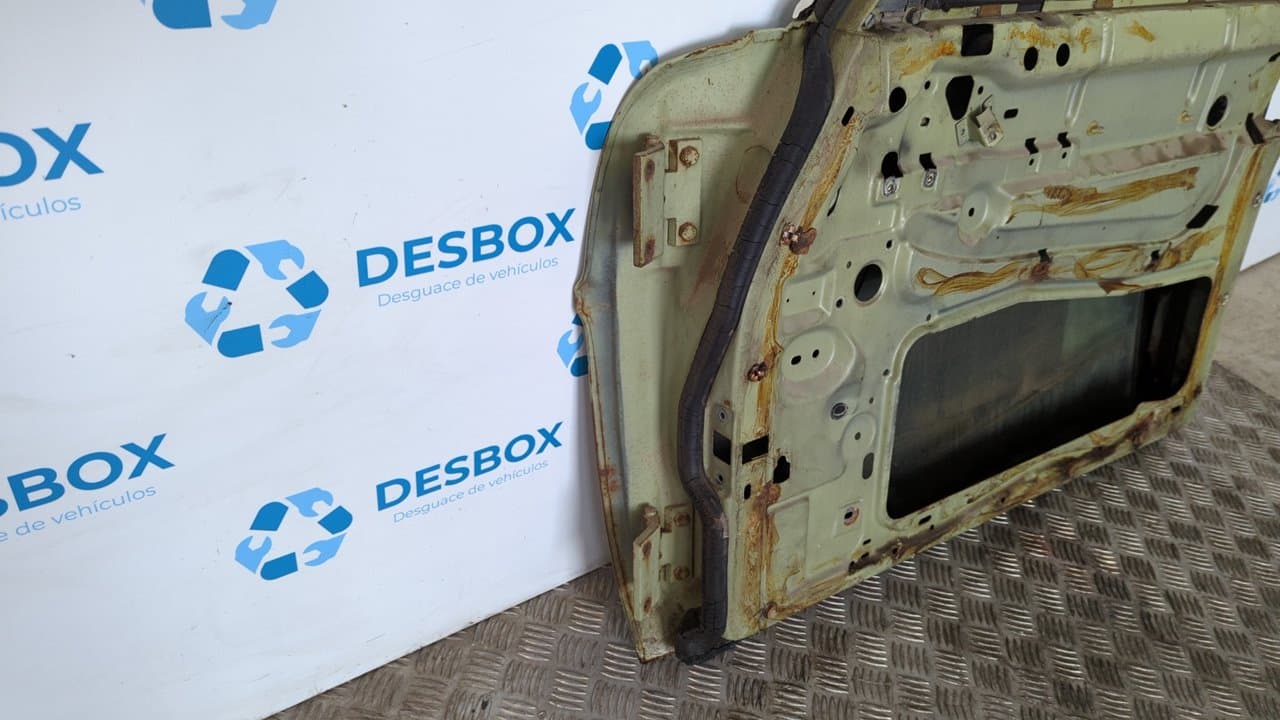 Recambio de PUERTA DELANTERA DERECHA para MERCEDES-BENZ CLASE E (W114/W115) 10