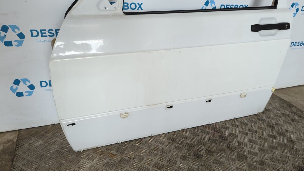 Recambio de PUERTA DELANTERA IZQUIERDA para MERCEDES-BENZ CLASE C (W201) BERLINA E 190 (201.024) M102962 referencia OEM IAM    - BLANCO 5