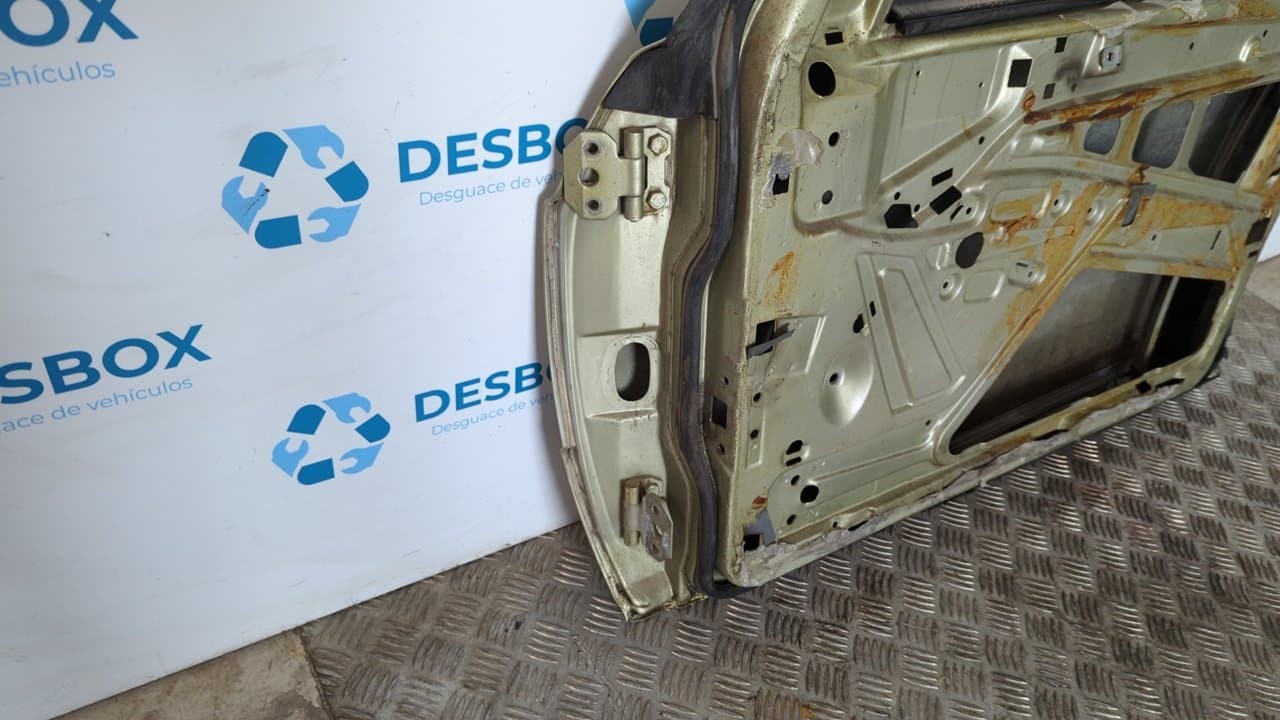 Recambio de PUERTA DELANTERA DERECHA para MERCEDES-BENZ CLASE C (W201) 6
