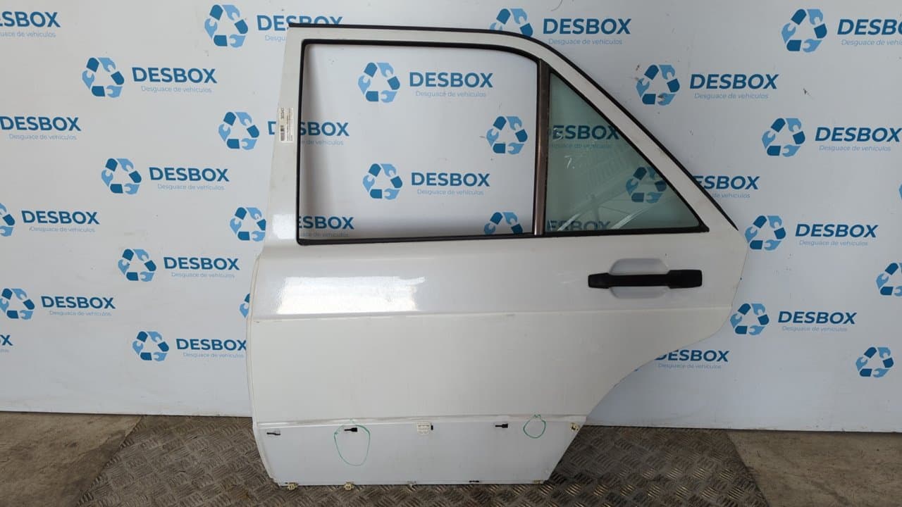 Recambio de PUERTA TRASERA IZQUIERDA para MERCEDES-BENZ CLASE C (W201) BERLINA E 190 (201.024) M102962 referencia OEM IAM    - BLANCO