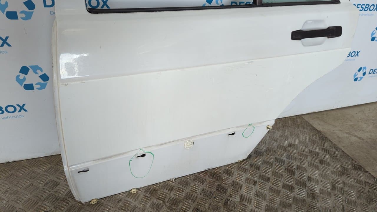 Recambio de PUERTA TRASERA IZQUIERDA para MERCEDES-BENZ CLASE C (W201) BERLINA E 190 (201.024) M102962 referencia OEM IAM    - BLANCO 2