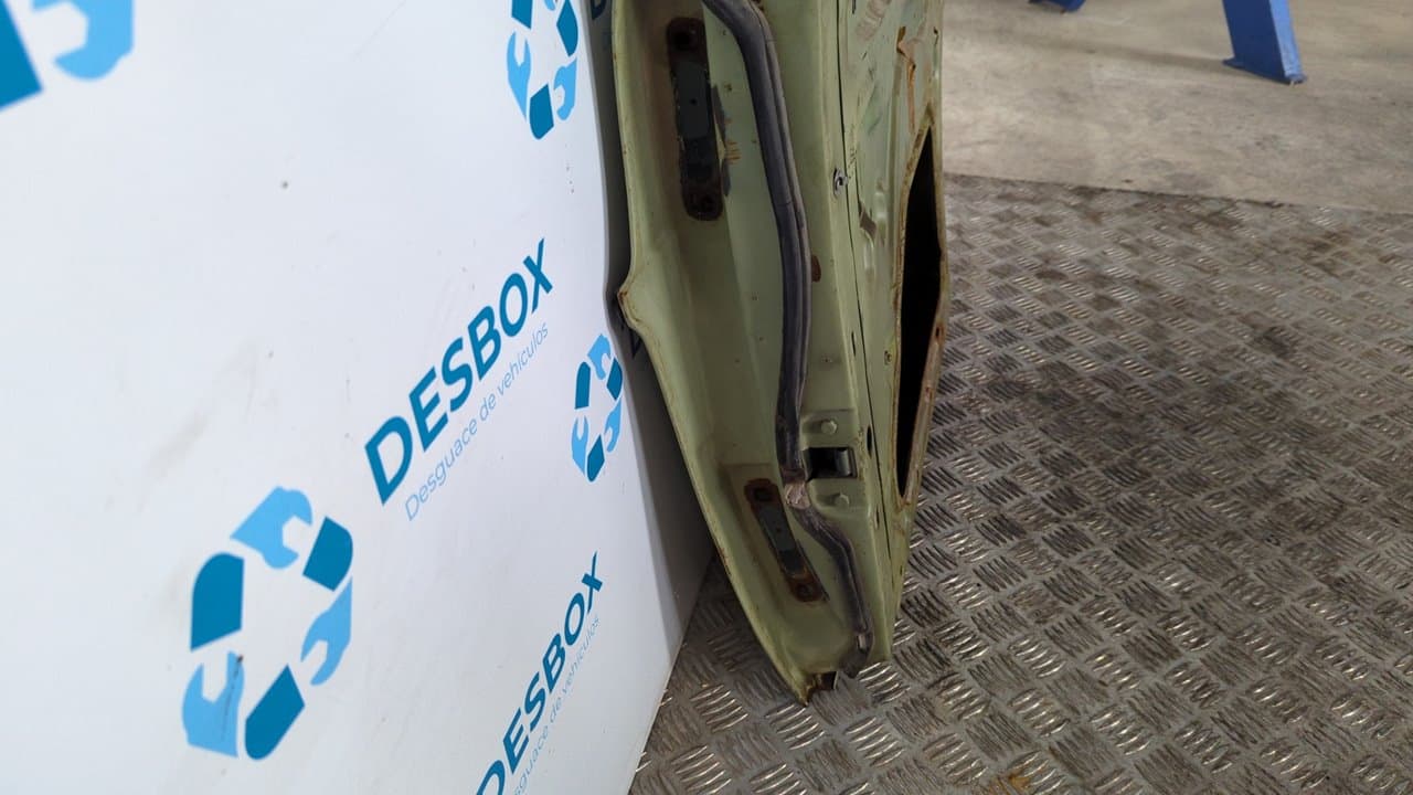 Recambio de PUERTA TRASERA DERECHA para MERCEDES-BENZ CLASE E (W114/W115) 3