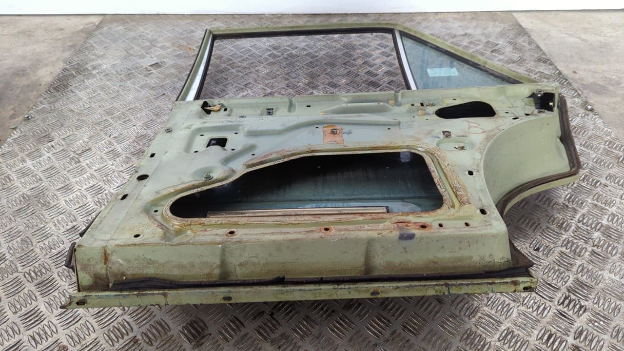 Recambio de PUERTA TRASERA DERECHA para MERCEDES-BENZ CLASE E (W114/W115) 7
