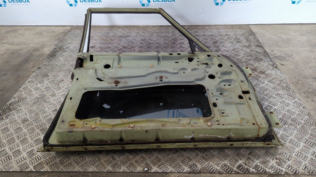 Recambio de PUERTA DELANTERA IZQUIERDA para MERCEDES-BENZ CLASE E (W114/W115) 8