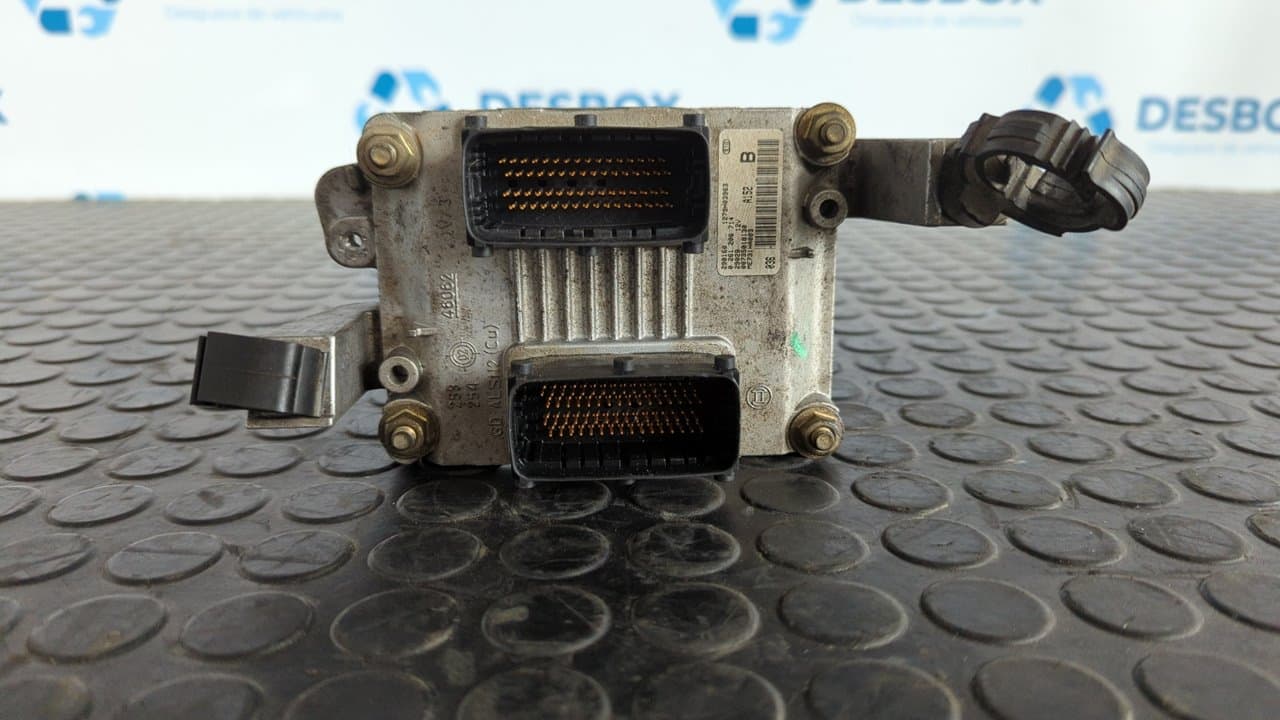 Recambio de CENTRALITA MOTOR UCE para ALFA ROMEO 147 (190) AR37203 referencia OEM IAM 00735018130 - GRIS