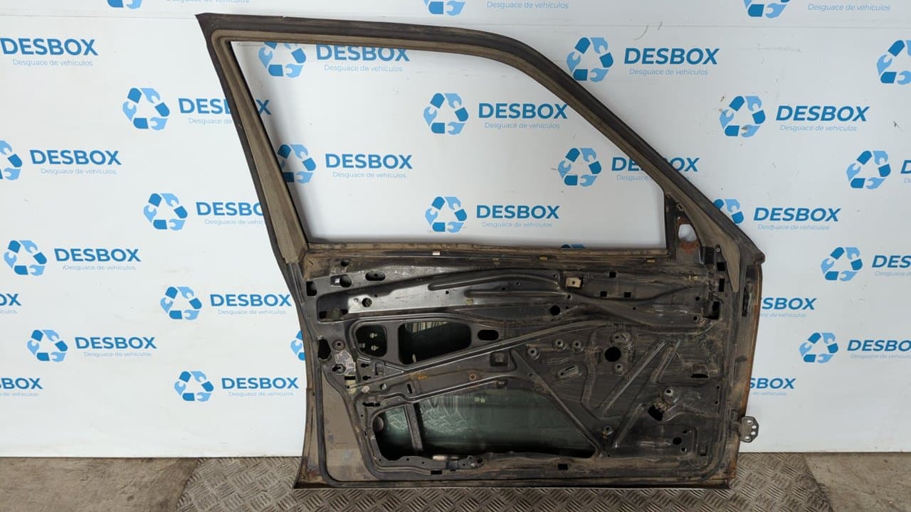 Recambio de PUERTA DELANTERA IZQUIERDA para MERCEDES-BENZ CLASE E (W124) 7