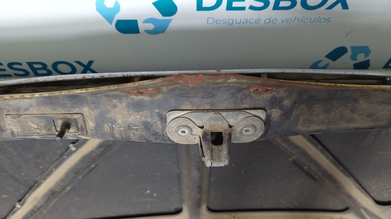 Recambio de PORTON TRASERO para MERCEDES-BENZ CLASE E (W114/W115) 9