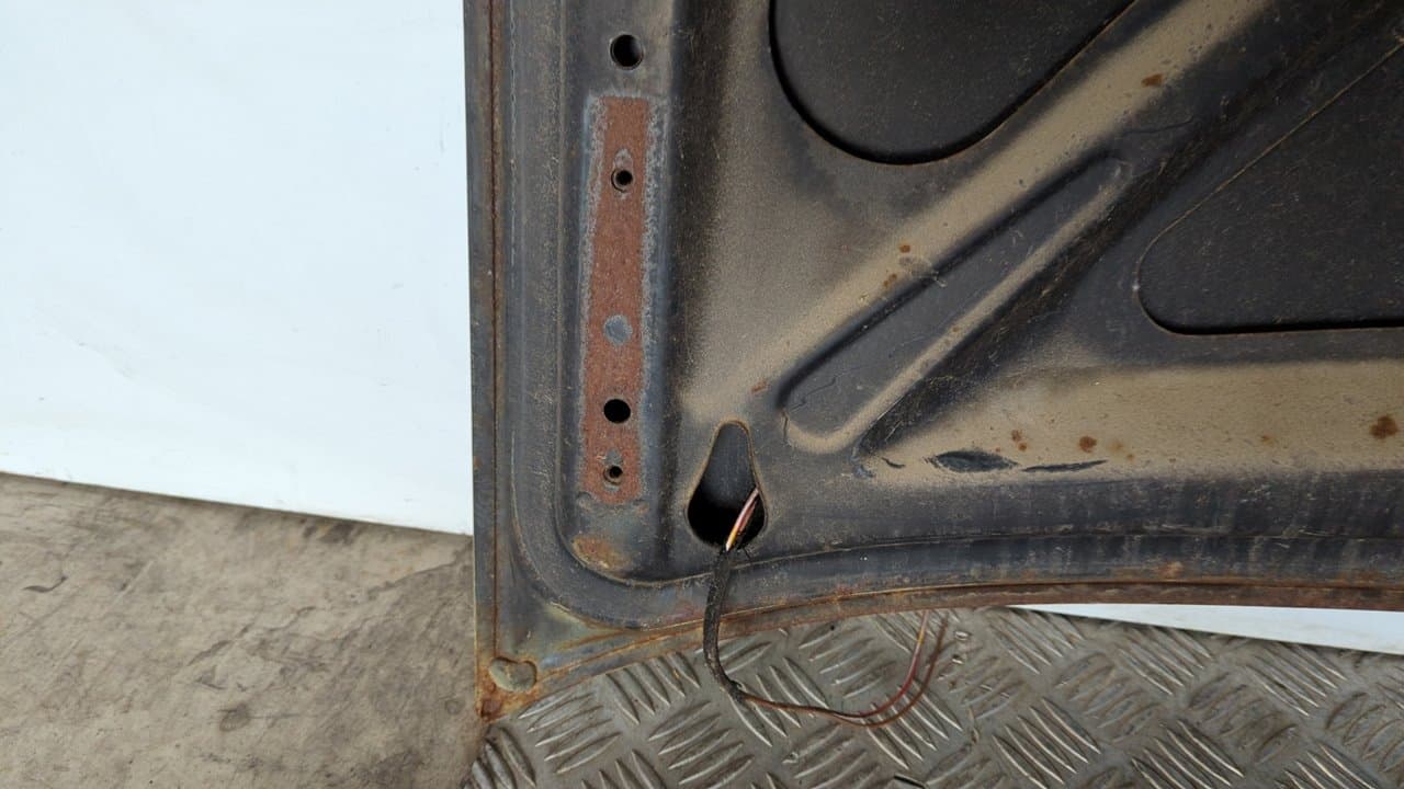 Recambio de PORTON TRASERO para MERCEDES-BENZ CLASE E (W114/W115) 7