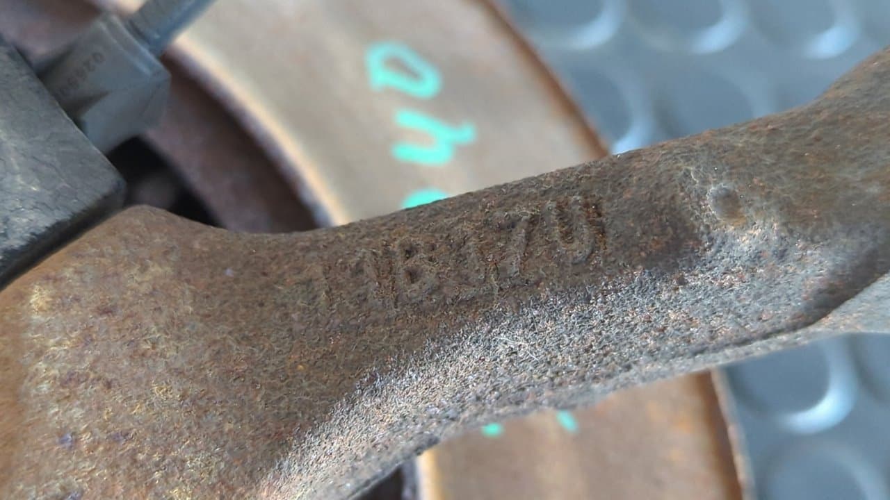 Recambio de MANGUETA DELANTERA DERECHA para DACIA SANDERO K7M710 referencia OEM IAM 11B17U - ROJO 4