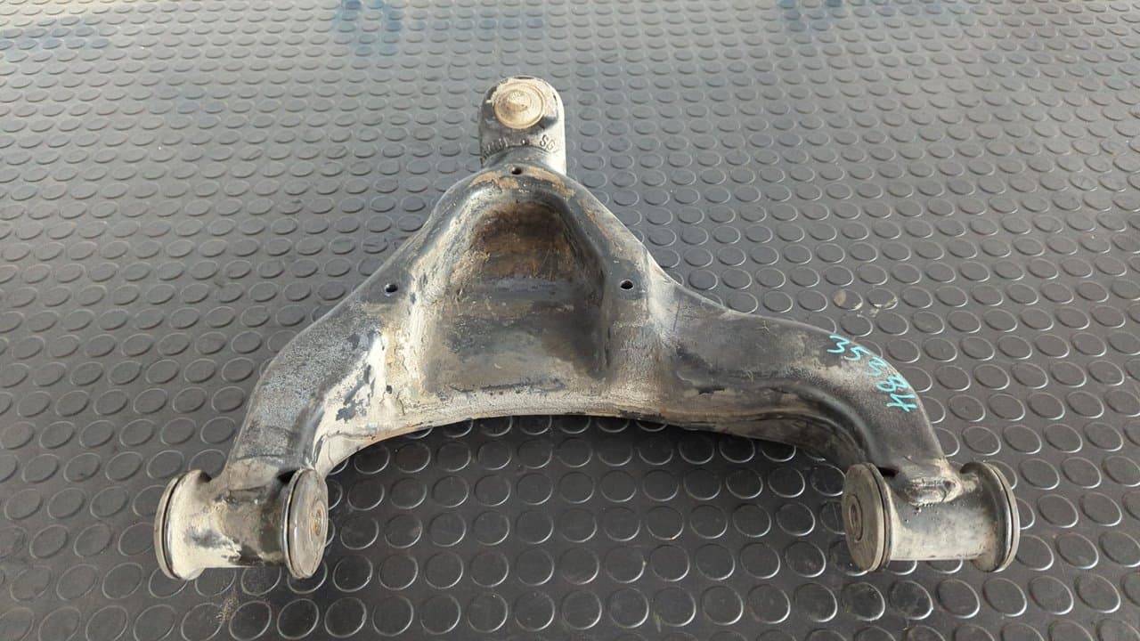 Recambio de BRAZO IZQUIERDO INFERIOR DELANTERO para MERCEDES-BENZ SPRINTER 02.00 -> COMBI 213  CDI   (902.671-672) 611981 referencia OEM IAM 90400SGZ - BLANCO