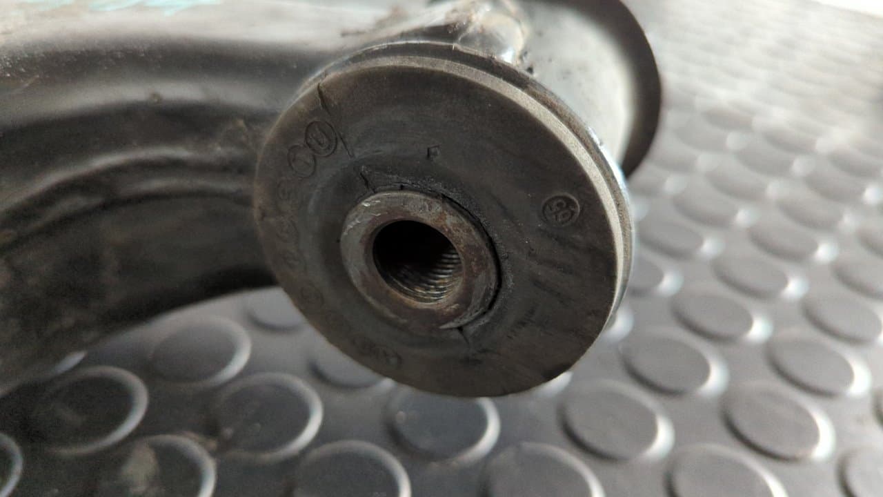 Recambio de BRAZO IZQUIERDO INFERIOR DELANTERO para MERCEDES-BENZ SPRINTER 02.00 -> COMBI 213  CDI   (902.671-672) 611981 referencia OEM IAM 90400SGZ - BLANCO 3