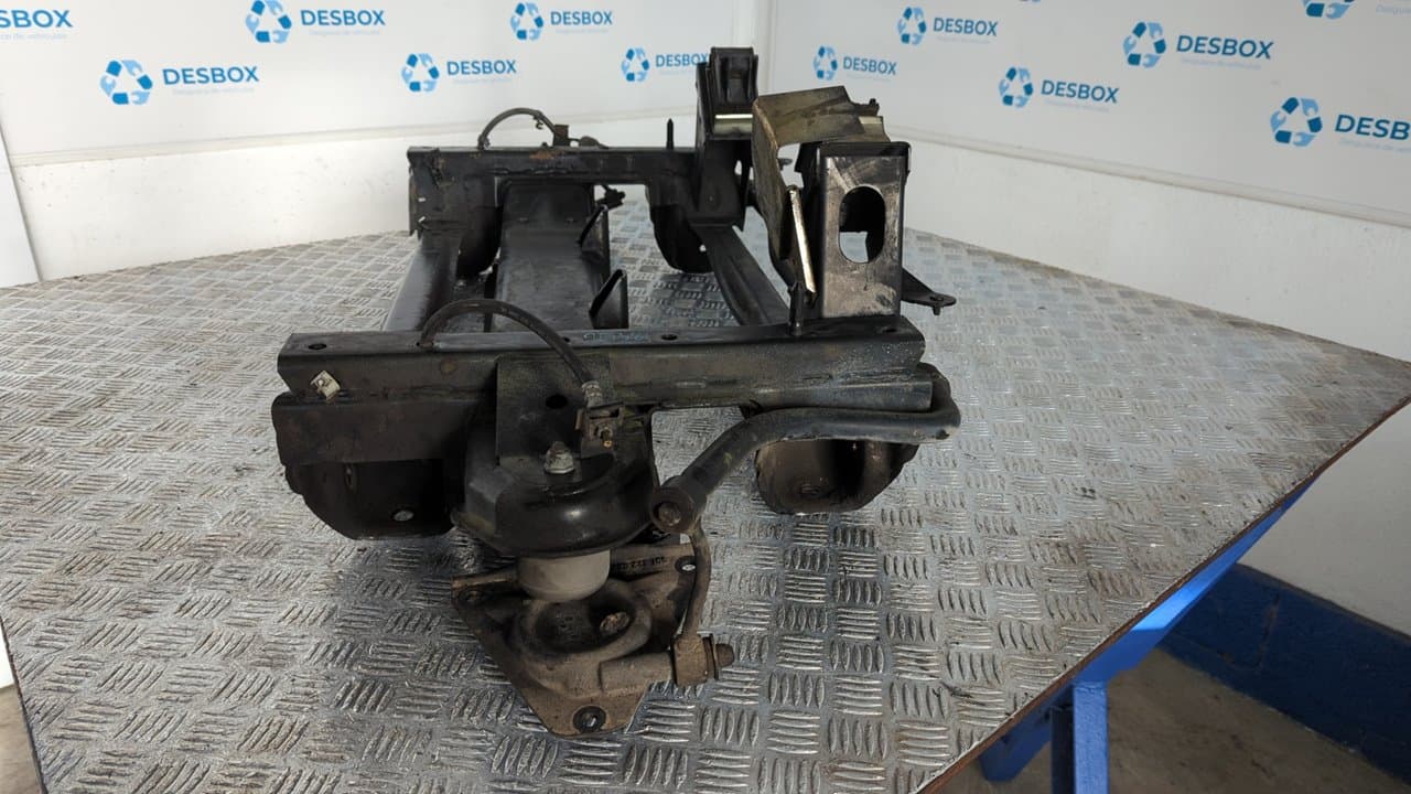 Recambio de PUENTE DELANTERO para MERCEDES-BENZ SPRINTER 02.00 -> COMBI 213  CDI   (902.671-672) 611981 referencia OEM IAM A9033302500 - BLANCO 11