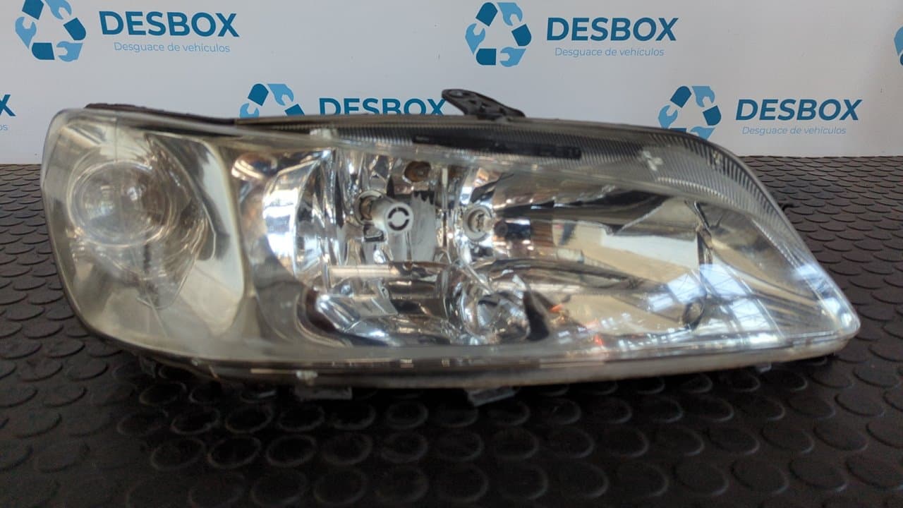Recambio de FARO DERECHO para PEUGEOT 306 BERLINA 3/4/5 PUERTAS (S2) Boulebard RHY referencia OEM IAM 087487 - GRIS