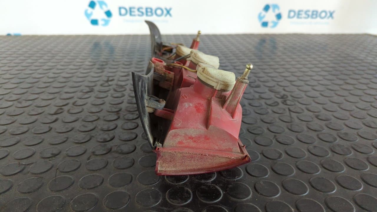 Recambio de PILOTO TRASERO DERECHO para CITROEN C5 BREAK 2.2 HDi SX Automático 4HXDW12TED4FAP referencia OEM IAM 2549 - AZUL 4