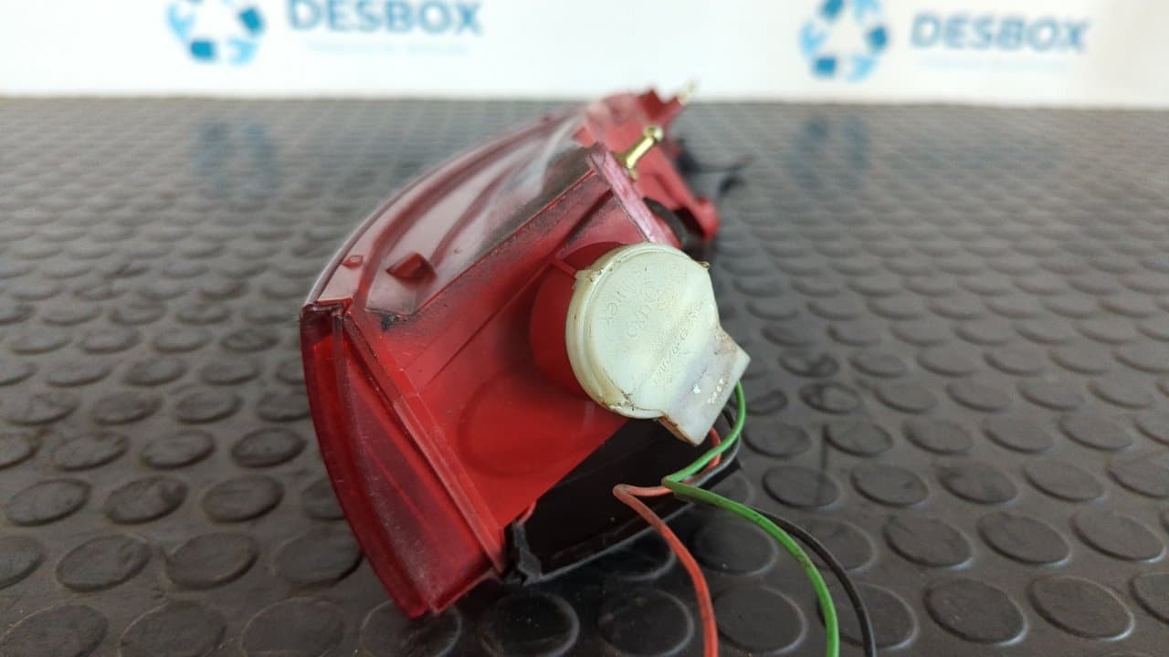 Recambio de PILOTO TRASERO DERECHO para CITROEN C5 BREAK 2.2 HDi SX Automático 4HXDW12TED4FAP referencia OEM IAM 2549 - AZUL 4