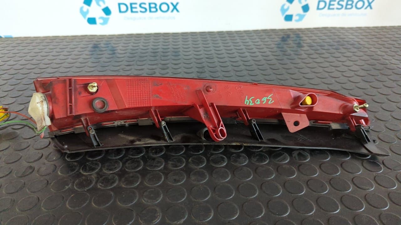 Recambio de PILOTO TRASERO DERECHO para CITROEN C5 BREAK 2.2 HDi SX Automático 4HXDW12TED4FAP referencia OEM IAM 2549 - AZUL 3