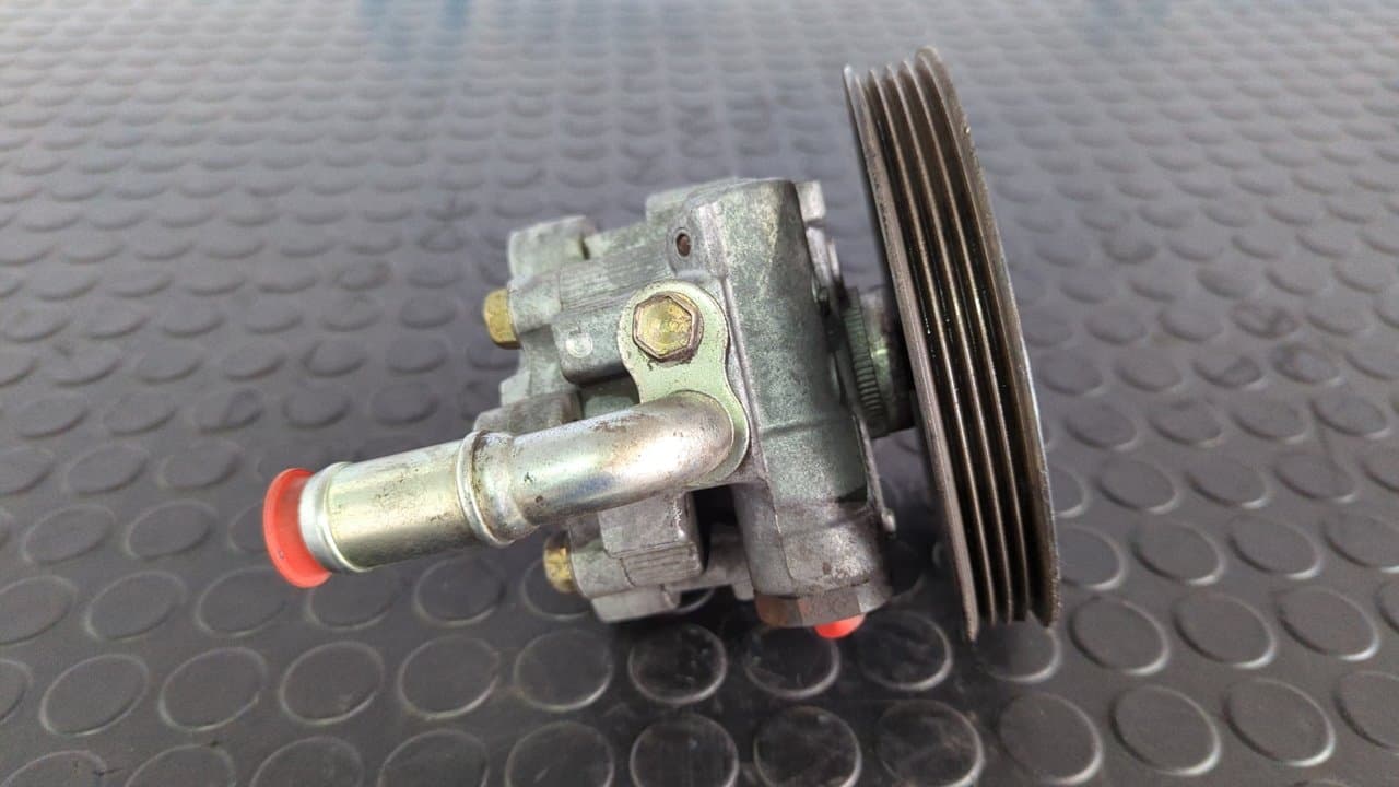 Recambio de BOMBA DIRECCION para CHRYSLER VOYAGER (RG) 2.5 CRD Executive VM07C referencia OEM IAM 4743974AC - GRIS 6