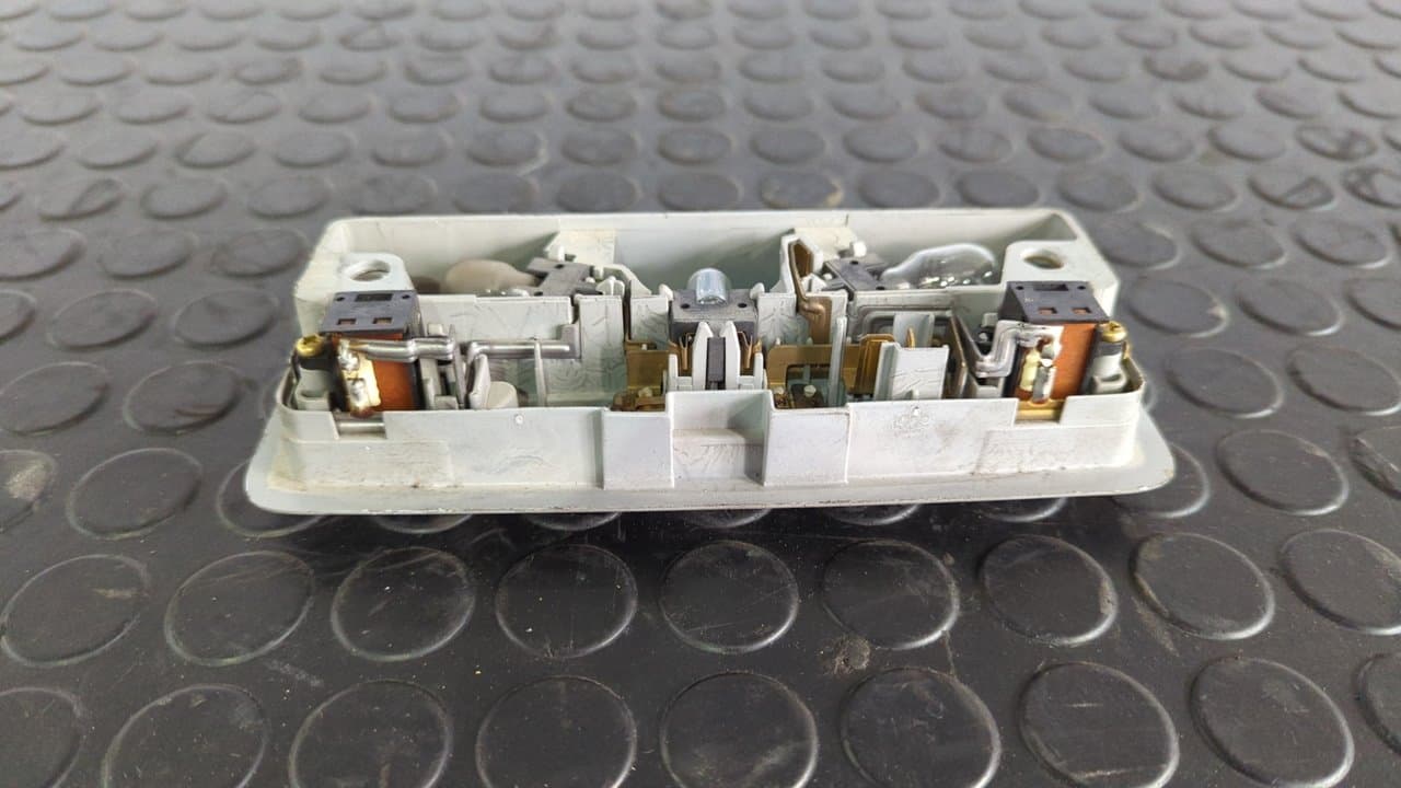 Recambio de LUZ INTERIOR para MITSUBISHI MONTERO (V80/V90) 3.2 DID 4M41 - GRIS 6