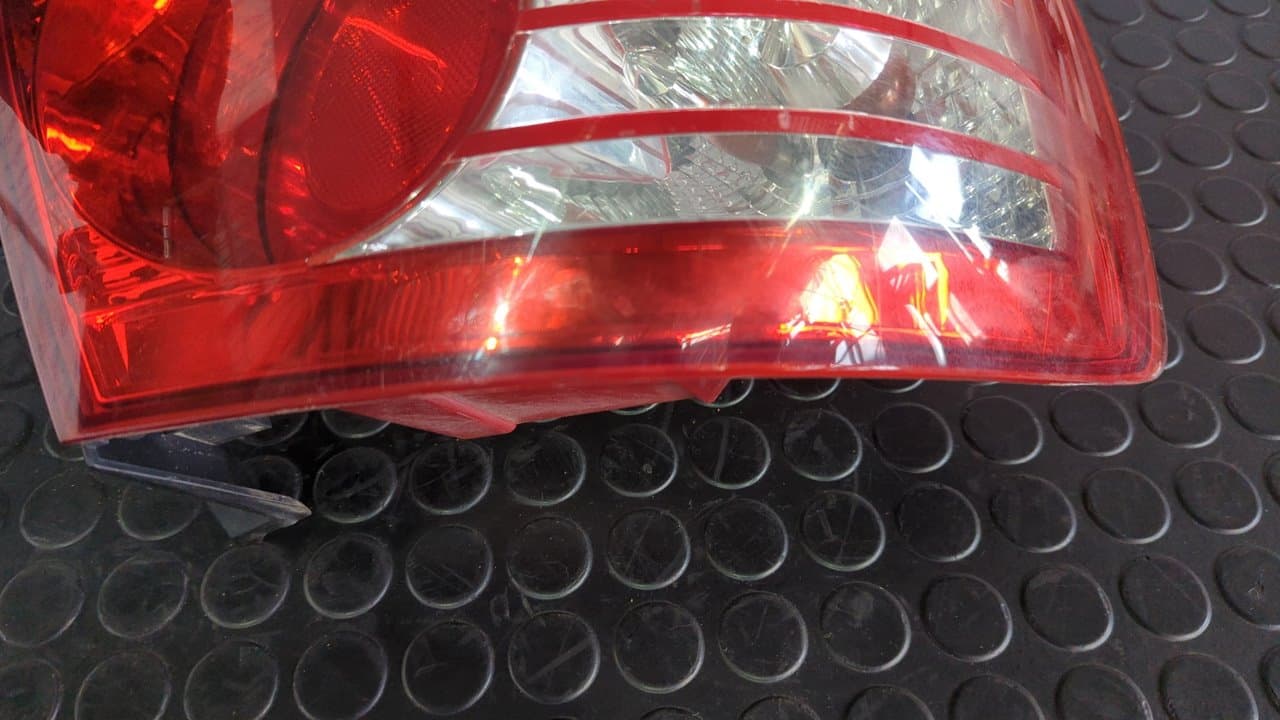 Recambio de PILOTO TRASERO IZQUIERDO para HYUNDAI ELANTRA (XD) 2.0 CRDi Comfort (4-ptas.) D4EA referencia OEM IAM 924012D7 - BLANCO 6
