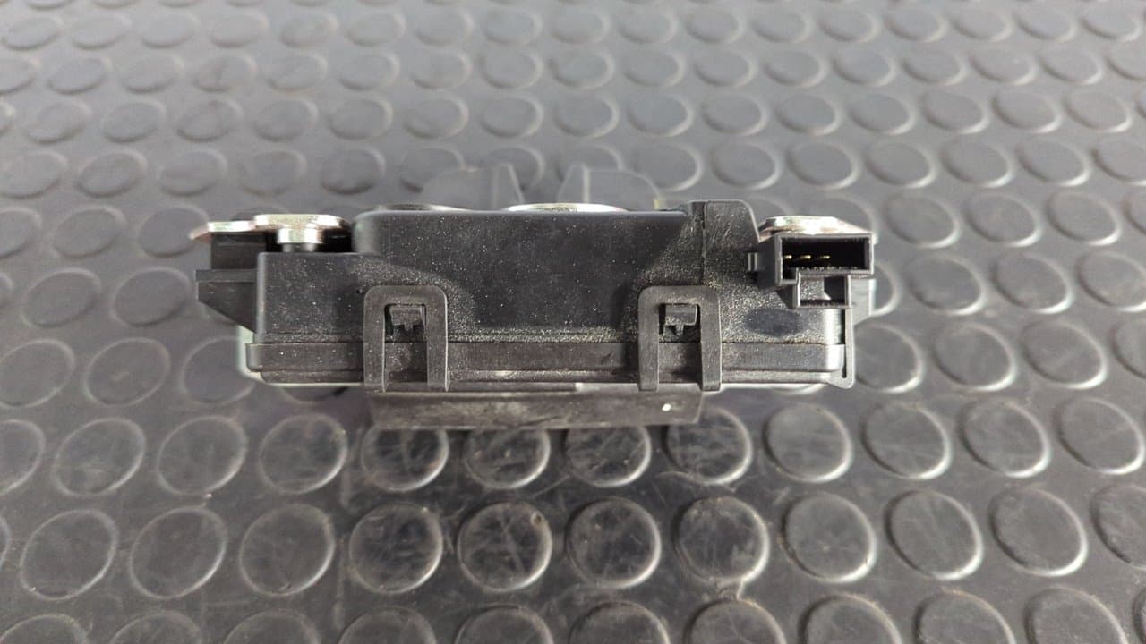 Recambio de CERRADURA MALETERO / PORTON para OPEL ASTRA H BER. Cosmo A17DTJ referencia OEM IAM 495058724 - BLANCO 8