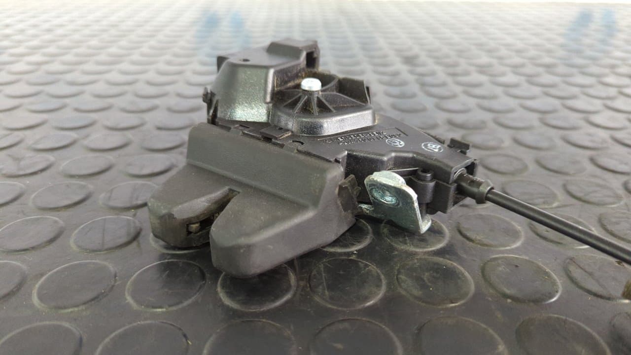 Recambio de CERRADURA MALETERO / PORTON para MERCEDES-BENZ CLASE E (W212) FAMILIAR 200 CDI BlueEfficiency (212.205) OM651925 referencia OEM IAM A2047500185 - VERDE 7