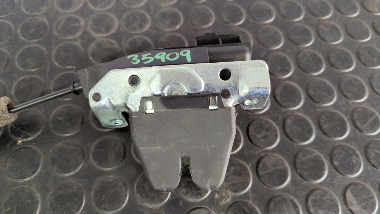 Recambio de CERRADURA MALETERO / PORTON para MERCEDES-BENZ CLASE E (W212) FAMILIAR 200 CDI BlueEfficiency (212.205) OM651925 referencia OEM IAM A2047500185 - VERDE 5