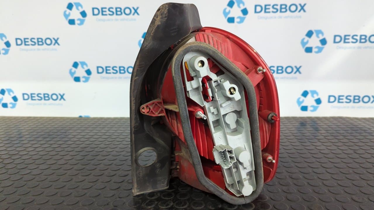 Recambio de PILOTO TRASERO IZQUIERDO para RENAULT GRAND MODUS Authentique K9KT7 referencia OEM IAM 62456 7