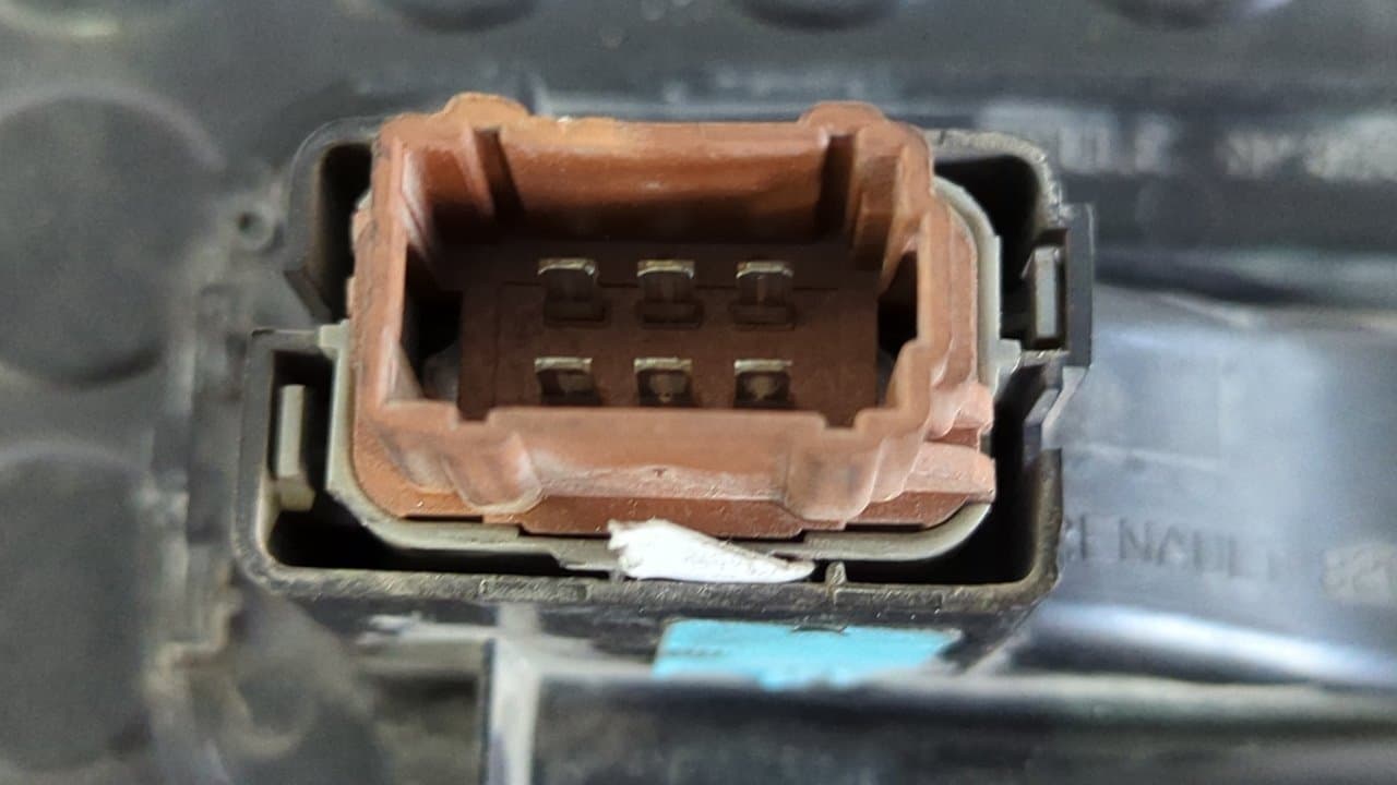 Recambio de MANDO ELEVALUNAS DELANTERO DERECHO para NISSAN INTERSTAR MOD. 04 (X70) 2.5 dCi Diesel CAT G9UA7 referencia OEM IAM 8200206603 - BLANCO 2