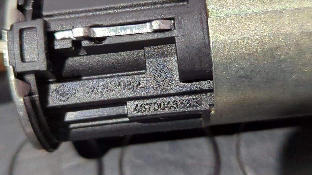 Recambio de CONMUTADOR DE ARRANQUE para DACIA SANDERO K7M710 referencia OEM IAM 8200826300B - ROJO 8