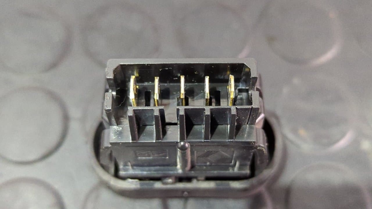 Recambio de INTERRUPTOR para DACIA SANDERO Ambiance K7M710 referencia OEM IAM E2311115 - ROJO 3