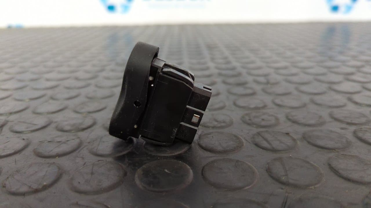 Recambio de MANDO ELEVALUNAS DELANTERO DERECHO para DACIA SANDERO Ambiance K7M710 referencia OEM IAM E30607 - ROJO 2