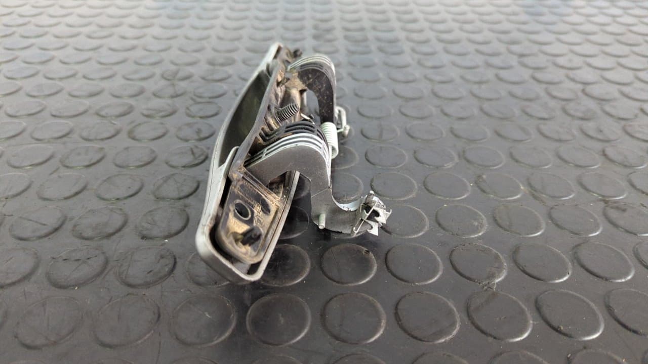 Recambio de MANETA TRASERA DERECHA para DACIA SANDERO Ambiance K7M710 referencia OEM IAM 806068948R - ROJO 4