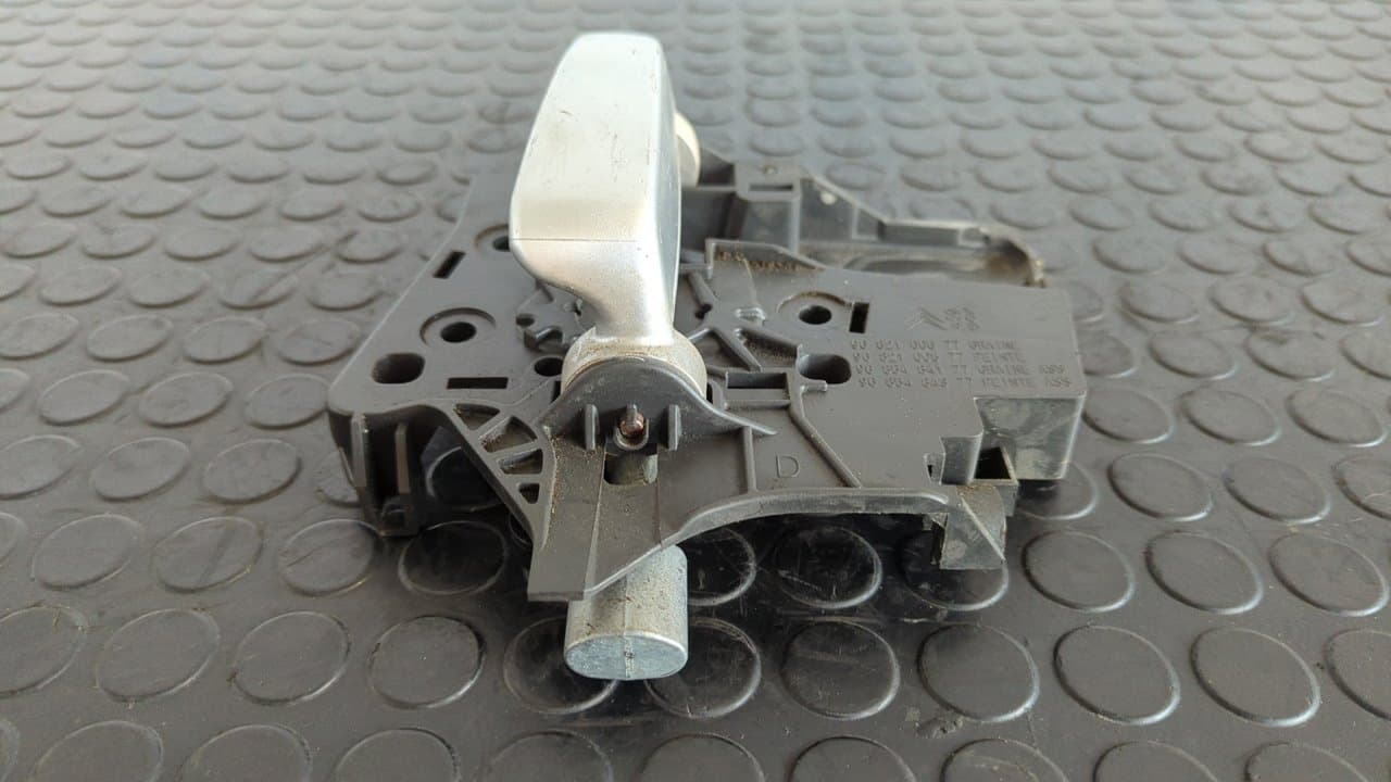 Recambio de MANETA INTERIOR TRASERA DERECHA para PEUGEOT PARTNER KOMBI Premium 9HZDV6TED4 referencia OEM IAM 2 - BLANCO 6