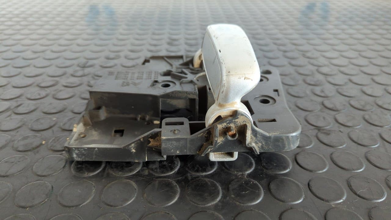 Recambio de MANETA INTERIOR TRASERA DERECHA para PEUGEOT PARTNER KOMBI Premium 9HZDV6TED4 referencia OEM IAM 2 - BLANCO 5