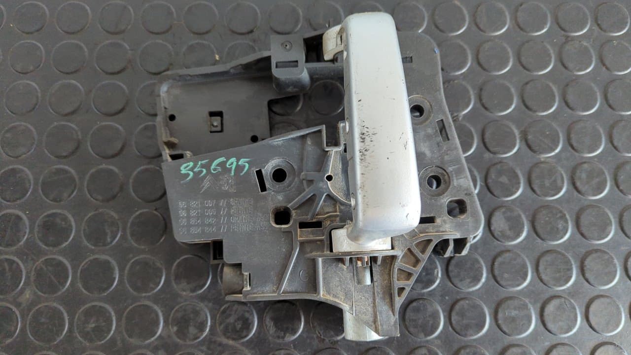Recambio de MANETA INTERIOR TRASERA IZQUIERDA para PEUGEOT PARTNER KOMBI Premium 9HZDV6TED4 referencia OEM IAM 9682100777 - BLANCO