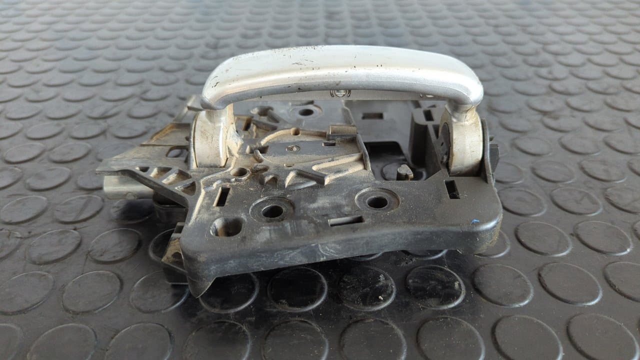 Recambio de MANETA INTERIOR TRASERA IZQUIERDA para PEUGEOT PARTNER KOMBI Premium 9HZDV6TED4 referencia OEM IAM 9682100777 - BLANCO 3