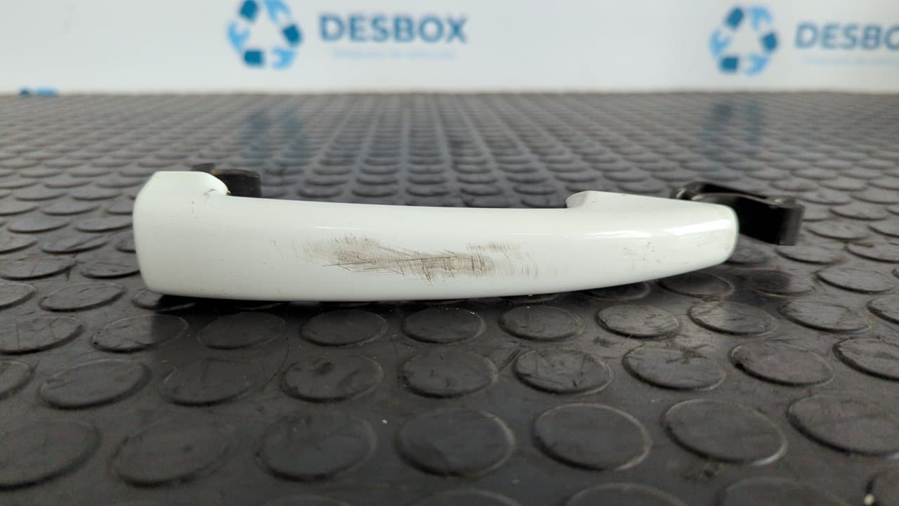 Recambio de MANETA DELANTERA DERECHA para PEUGEOT PARTNER KOMBI Premium 9HZDV6TED4 referencia OEM IAM 9681635077 - BLANCO