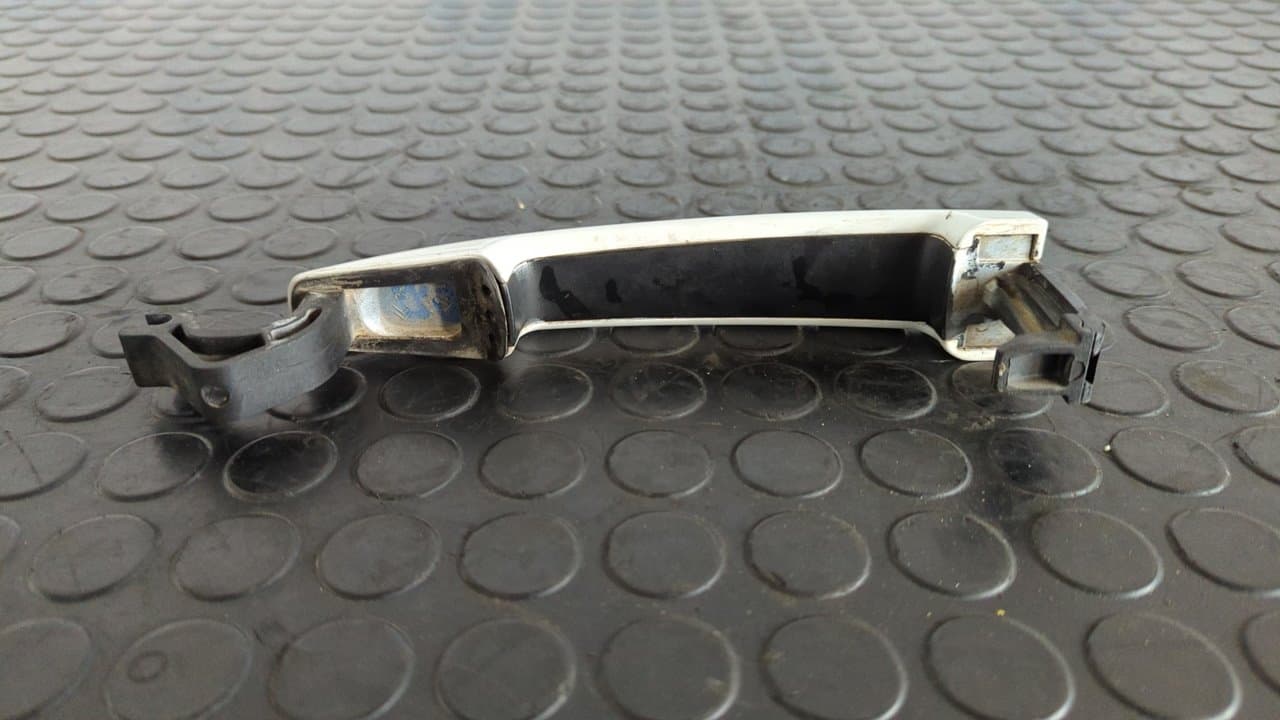 Recambio de MANETA DELANTERA DERECHA para PEUGEOT PARTNER KOMBI Premium 9HZDV6TED4 referencia OEM IAM 9681635077 - BLANCO 2