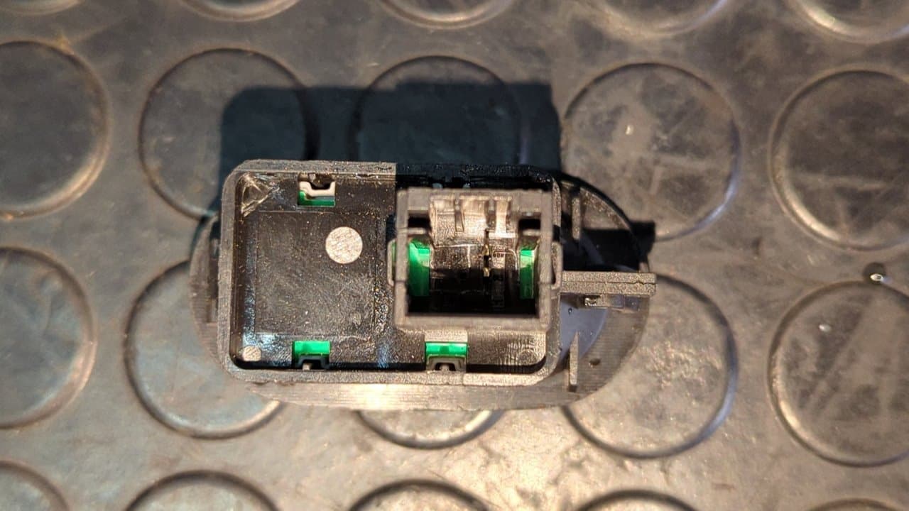 Recambio de MANDO ELEVALUNAS DELANTERO IZQUIERDO para CITROEN C3 1.4 SX Plus KFVTU3JP referencia OEM IAM 96401469XT 6