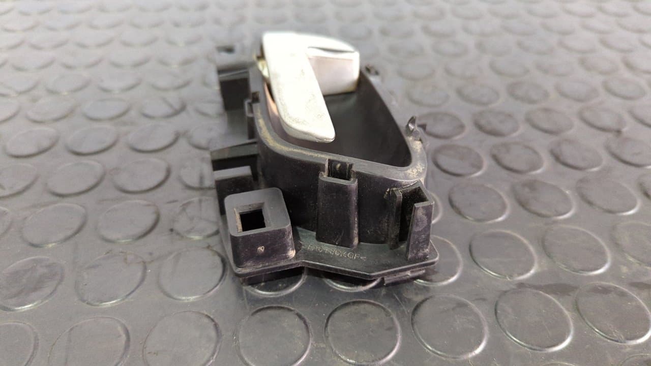 Recambio de MANETA INTERIOR DELANTERA IZQUIERDA para PEUGEOT PARTNER KOMBI Premium 9HZDV6TED4 referencia OEM IAM 96863076VV - BLANCO 2