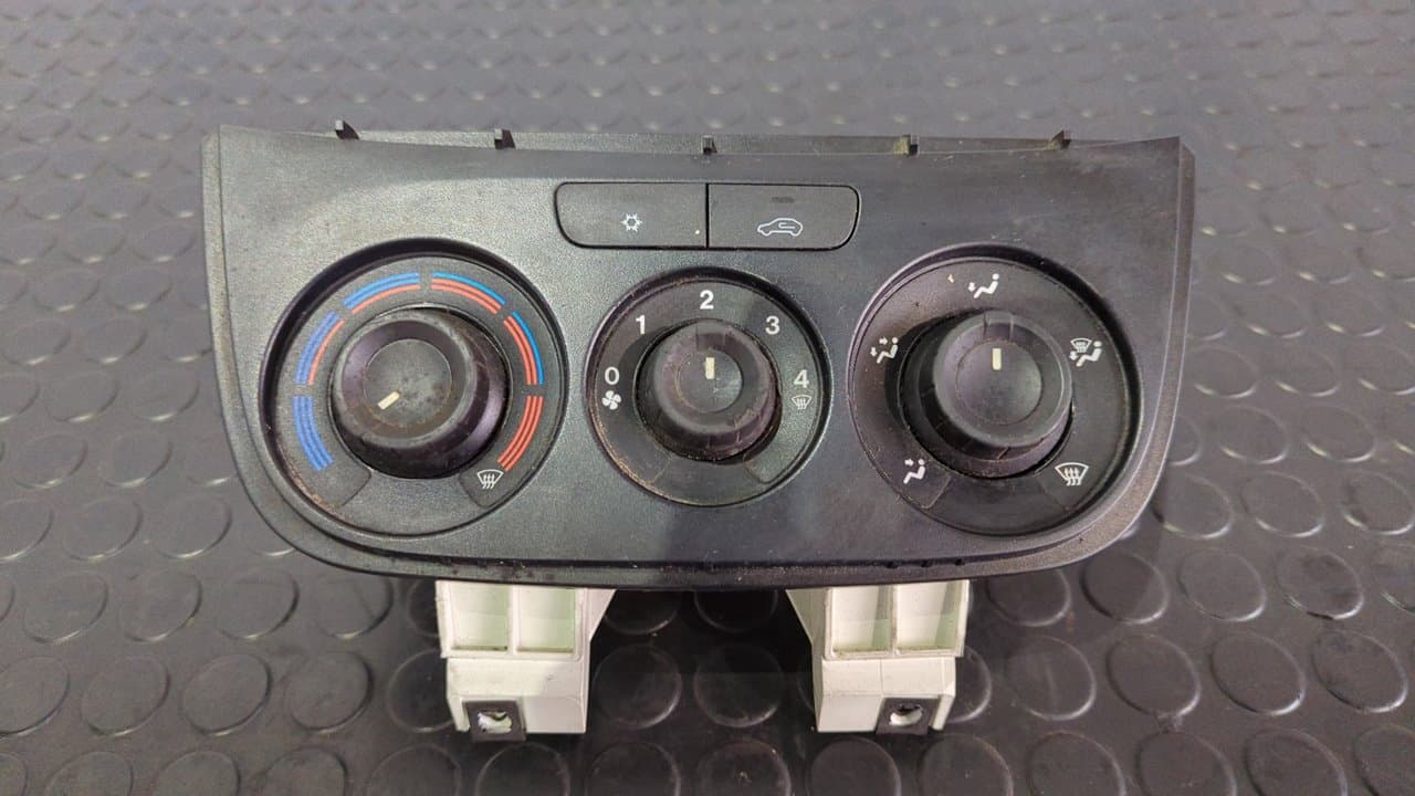 Recambio de MANDO CALEFACCION / AIRE ACONDICIONADO para FIAT DOBLO CARGO Basis Kasten 199A3000 referencia OEM IAM T030 - BLANCO