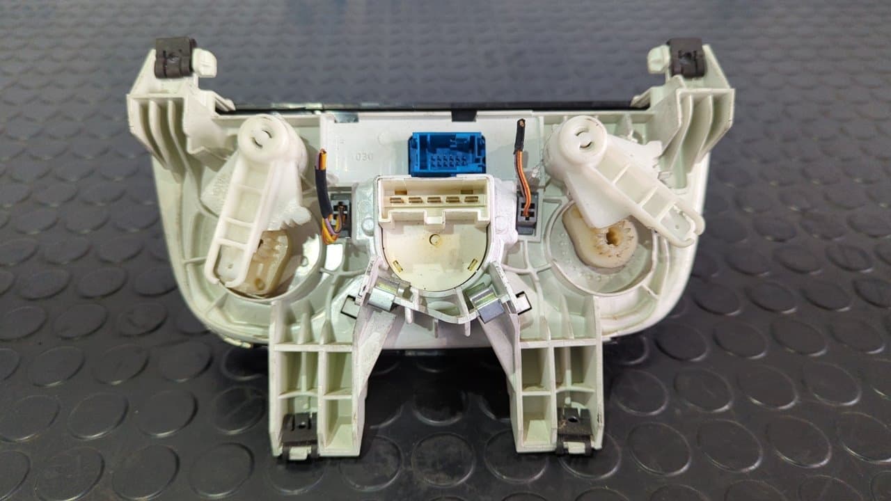 Recambio de MANDO CALEFACCION / AIRE ACONDICIONADO para FIAT DOBLO CARGO Basis Kasten 199A3000 referencia OEM IAM T030 - BLANCO 4