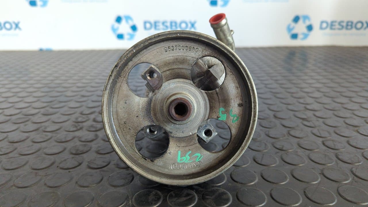 Recambio de BOMBA DIRECCION para CITROEN NEMO Basis 8HS referencia OEM IAM 26135031AD - BLANCO