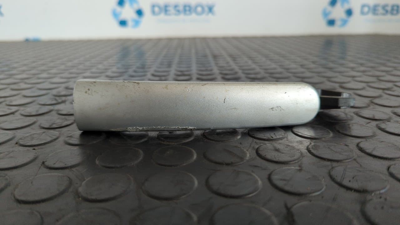 Recambio de MANETA DELANTERA DERECHA para AUDI TT (8N3/8N9) 1.8 T Coupe (132kW) AJQ referencia OEM IAM 3B0837207 - GRIS