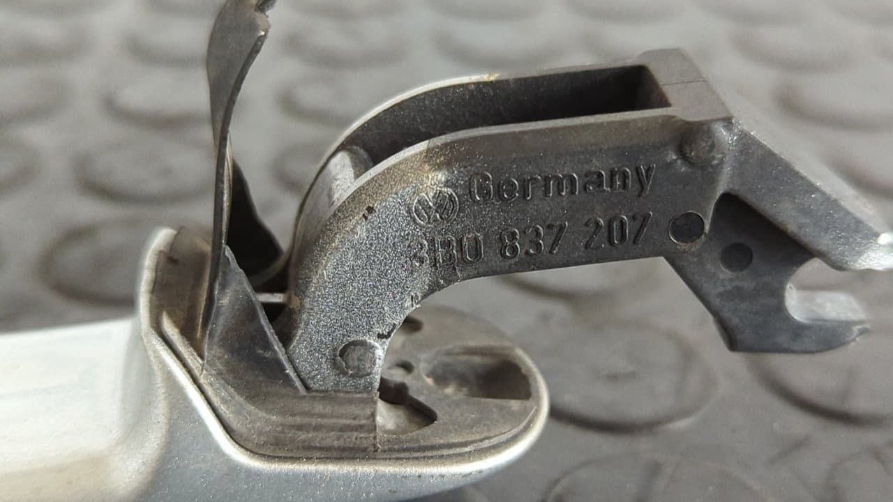 Recambio de MANETA DELANTERA IZQUIERDA para AUDI TT (8N3/8N9) 1.8 T Coupe (132kW) AJQ referencia OEM IAM 3B0837207 - GRIS 6