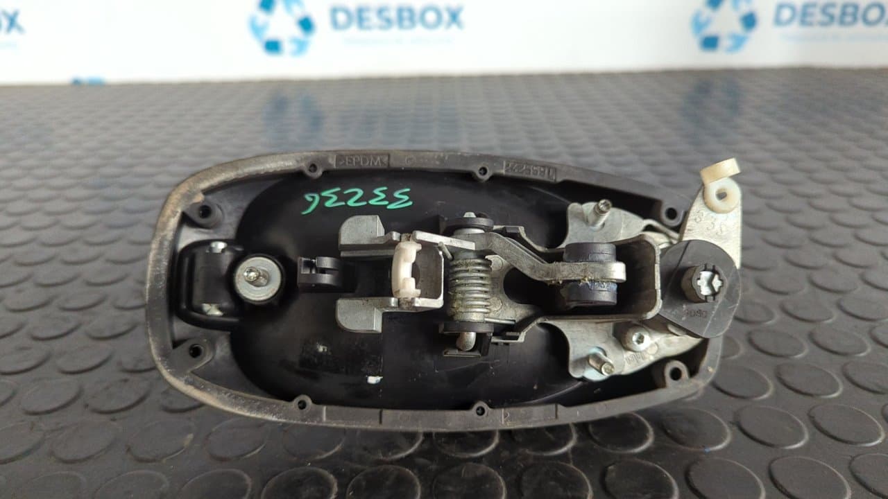 Recambio de MANETA DELANTERA IZQUIERDA para FIAT FIORINO 1.3 16V M-Jet CAT 199A2000 referencia OEM IAM 242557C - BLANCO 4