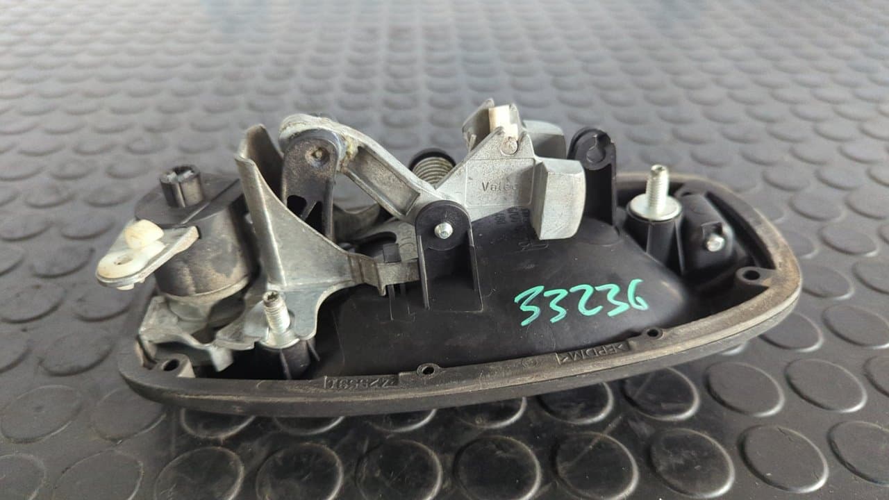 Recambio de MANETA DELANTERA IZQUIERDA para FIAT FIORINO 1.3 16V M-Jet CAT 199A2000 referencia OEM IAM 242557C - BLANCO 3