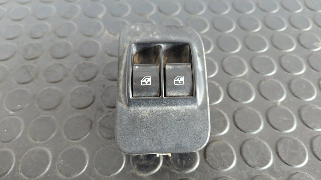 Recambio de MANDO ELEVALUNAS DELANTERO IZQUIERDO para FIAT FIORINO 1.3 16V M-Jet CAT 199A2000 referencia OEM IAM T098 - BLANCO