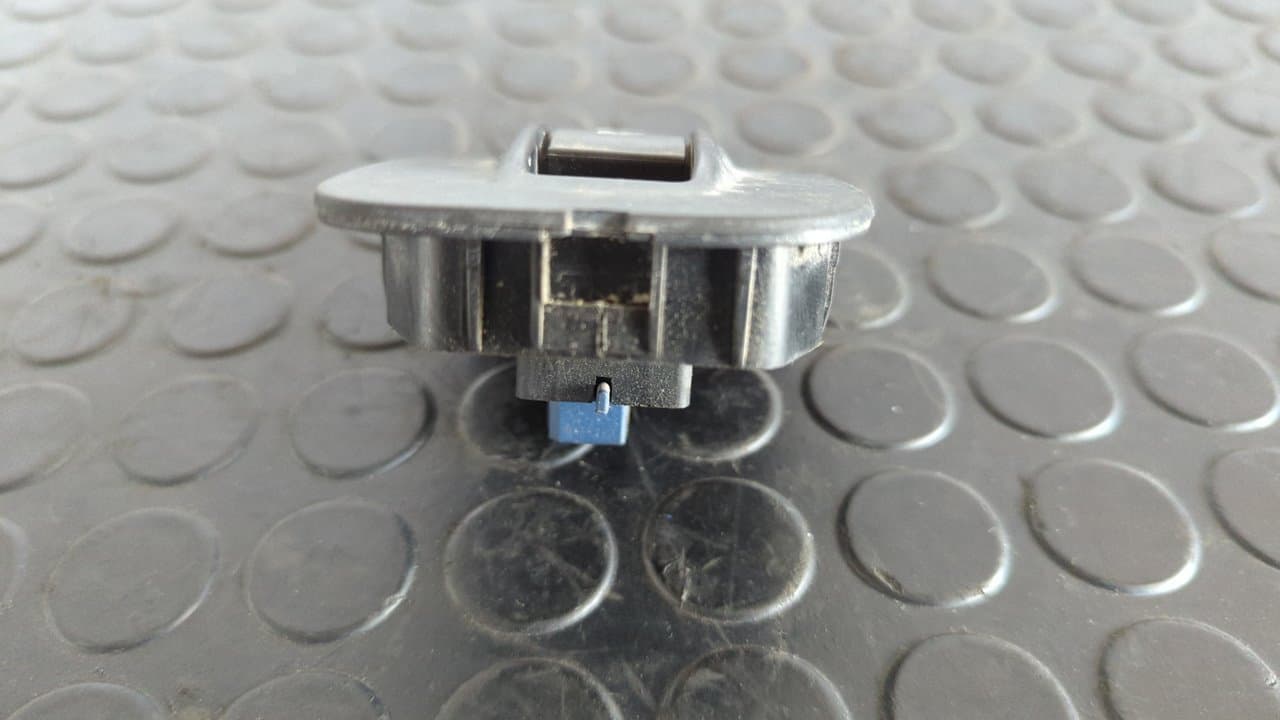Recambio de MANDO ELEVALUNAS DELANTERO DERECHO para FIAT FIORINO 1.3 16V M-Jet CAT 199A2000 referencia OEM IAM B569 - BLANCO 2